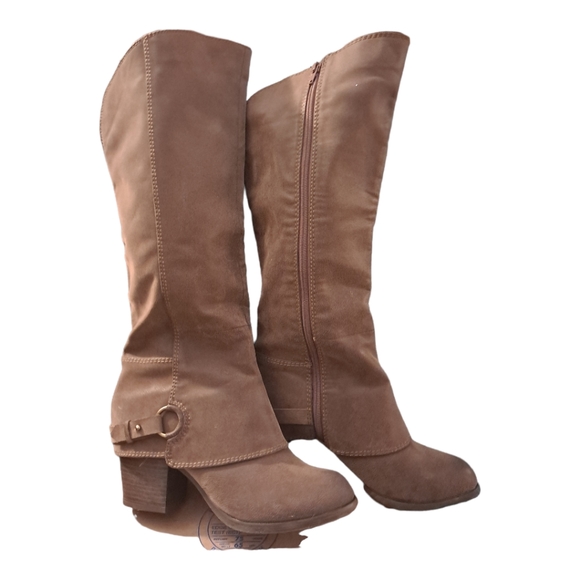 🟩 Tall Faux Leather Boots - 8/8.5 - Picture 4 of 6